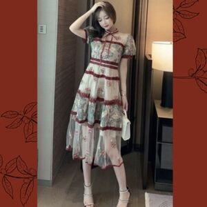 MACHEREY Elegant Floral Embroidered Dress - Cream and Red